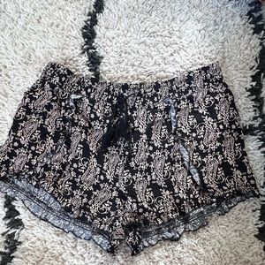 Black and white paisley printed shorts